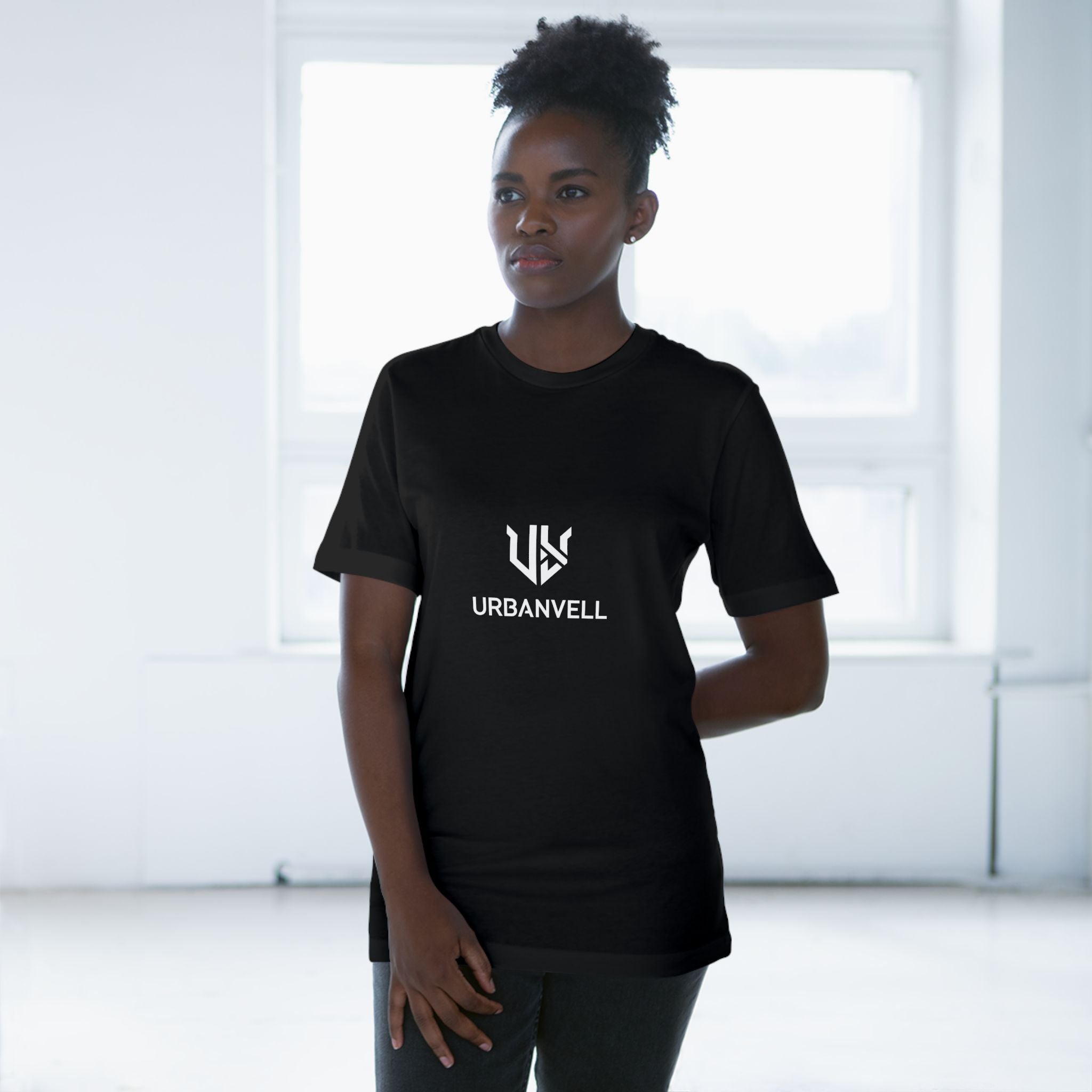 T-Shirt  — Minimal URBANVELL Medium Centered Logo Tee